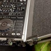 Pioneer XDJ RX2 + UDG Rack Eladó