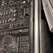 Pioneer XDJ RX2 + UDG Rack Eladó
