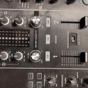 Pioneer XDJ RX2 + UDG Rack Eladó
