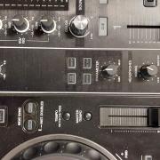 Pioneer XDJ RX2 + UDG Rack Eladó