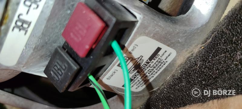 Eladó 4 db  JBL sr 4715A típusú Subok, mélyláda, mélynyomó