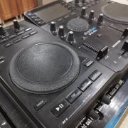 Stanton SCS.4DJ kontroller
