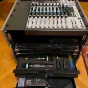 Soundcraft 12 MTK 5x AKG WMS470 rackbe építve
