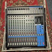 Yamaha MG 16 xu keverő Rack-kel