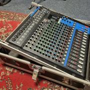 Yamaha MG 16 xu keverő Rack-kel