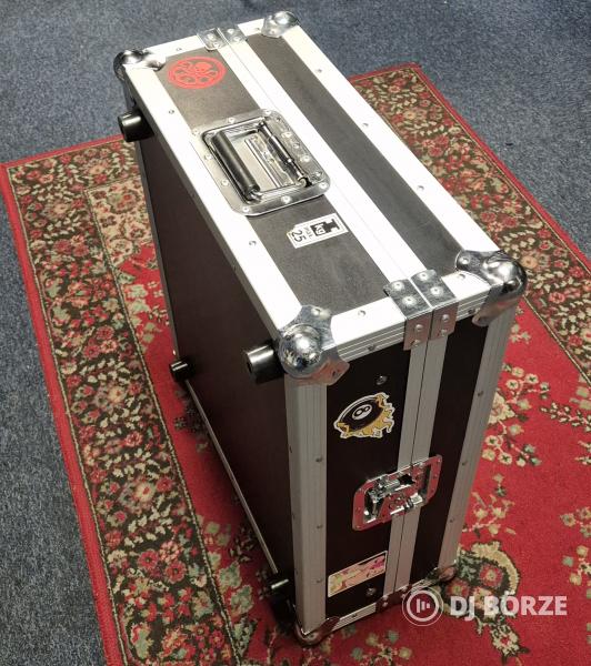 Yamaha MG 16 xu keverő Rack-kel
