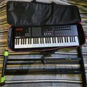AKAI Professional MPK261 + Tok, Állvány