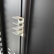 Rack 18U magassággal, kerekekkel acélból