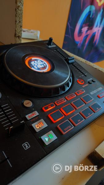 Numark Platinum FX DJ Kontroller