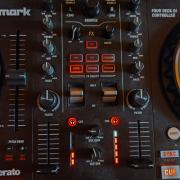 Numark Platinum FX DJ Kontroller