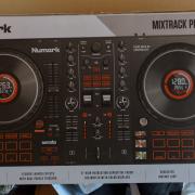 Numark Platinum FX DJ Kontroller