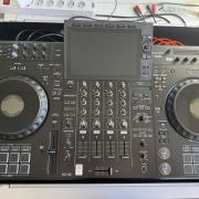 AlphaTheta XDJ-AZ + rack