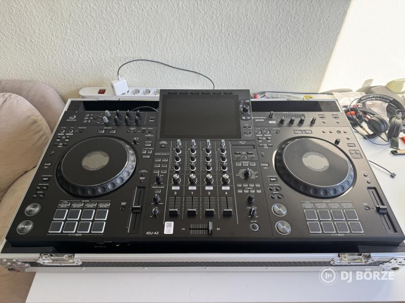 AlphaTheta XDJ-AZ + rack