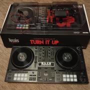 Hercules Dj Control Impulse T7 + Ajándék Decksaver
