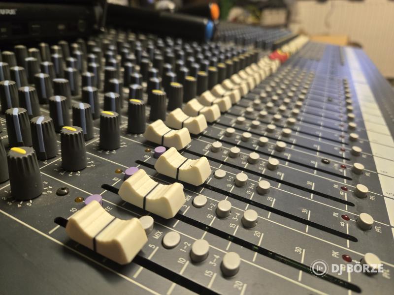Soundcraft Spirit LX7 32Ch