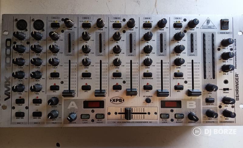 BehringerVMX1000