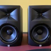 JBL LSR 308 aktív hangfal