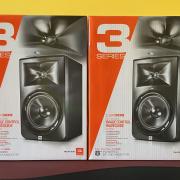 JBL LSR 308 aktív hangfal