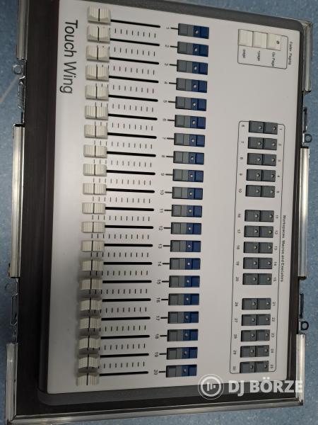 Avolites Tiger Touch Wing konténerben