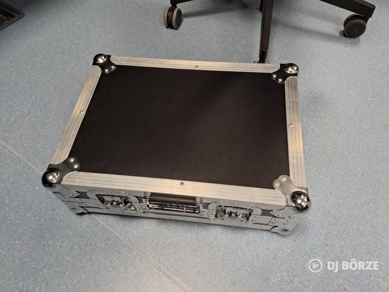 Avolites Tiger Touch Wing konténerben
