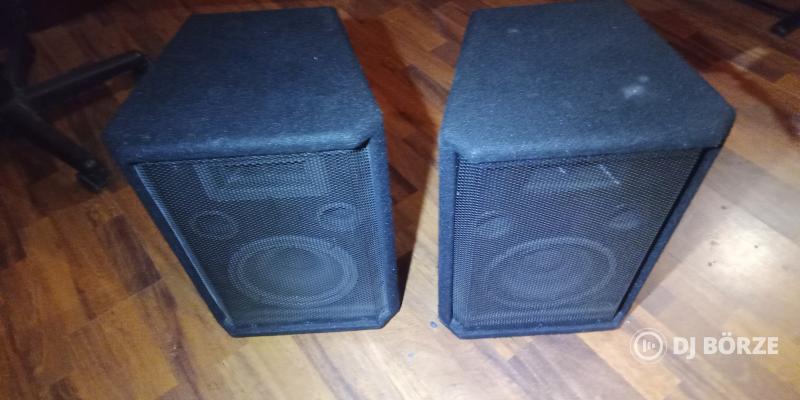 Phonic Powerpod 408 80 watt és két Phonic hangfal