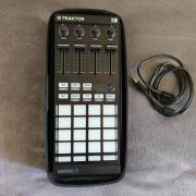 Native Instruments Traktor Kontrol F1 + Bag