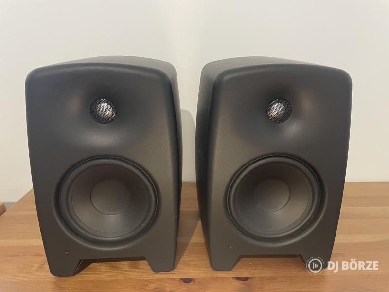 Genelec M030 monitor pár
