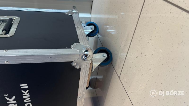 Mozgófejes robotlámpa rack