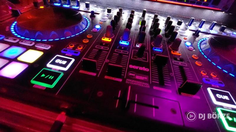 Denon DJ MC7000, PLUSZ hozzá gyártott rack
