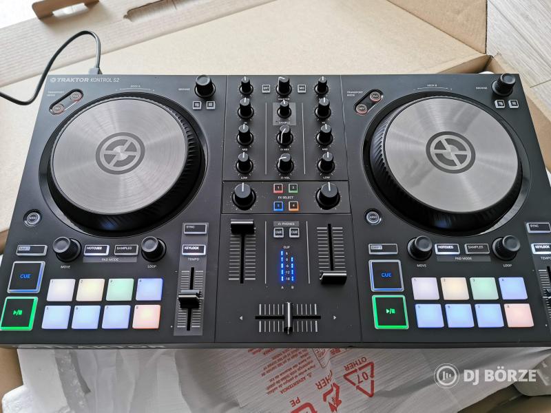 Native Instruments Traktor Kontrol S2 MK3