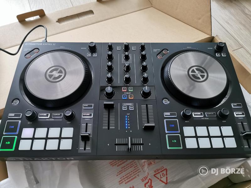 Native Instruments Traktor Kontrol S2 MK3