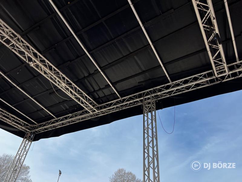 Global Truss - F34 - 9 x 11 gyári színpadfedés