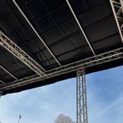 Global Truss - F34 - 9 x 11 gyári színpadfedés