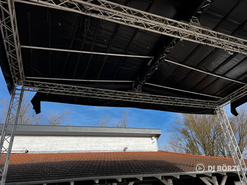 Global Truss - F34 - 9 x 11 gyári színpadfedés