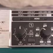 Behringer CX3400 crossover