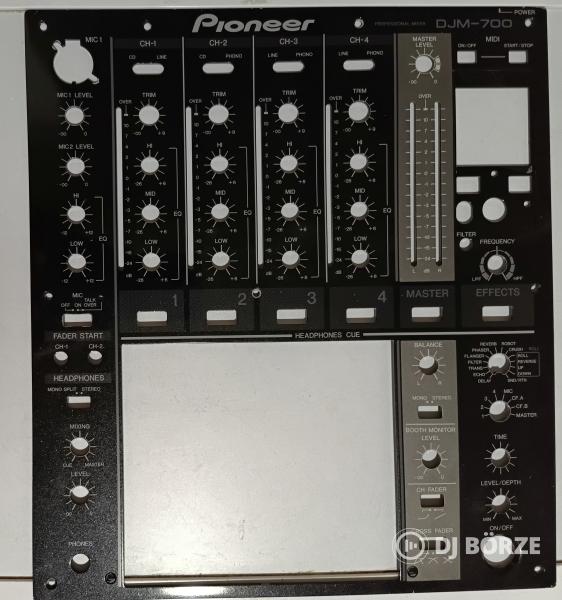 DJM-700 előlap