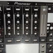 DJM-700 előlap