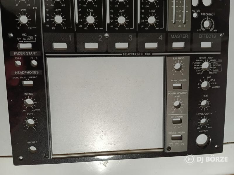 DJM-700 előlap