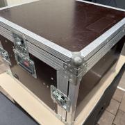Eladó 8U/400 kombi rack !!!