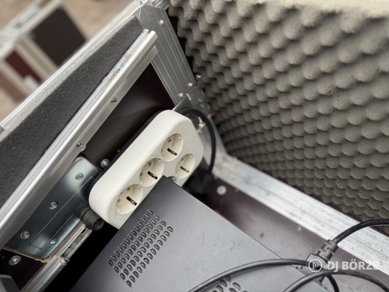 Eladó 8U/400 kombi rack !!!