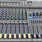 Yamaha MX 12/4 Analóg zenekari keverő