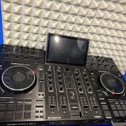 Denon Prime 4 + UDG hordtáska+ 2T SSD