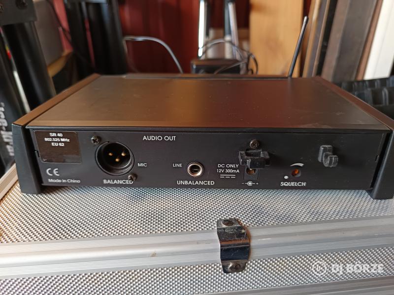 AKG rádiós mikrofon vevő