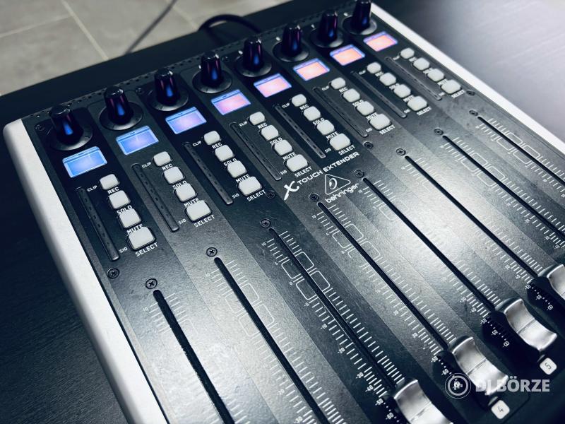 Behringer X-Touch Extender DAW vezérlő
