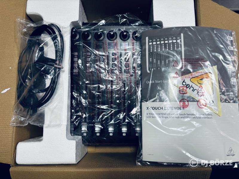 Behringer X-Touch Extender DAW vezérlő