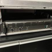 Mackie FR M-1400 végfok, rack-el, elosztóval