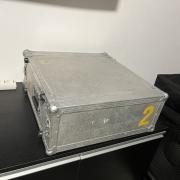 Mackie FR M-1400 végfok, rack-el, elosztóval