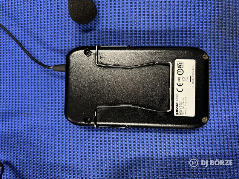 SHURE BLX14E-H8E BLX szett: zsebadó, vevő, WA302 + Shure WCM16 fejmikrofon