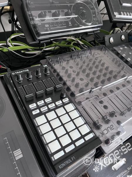 Traktor Kontrol F1