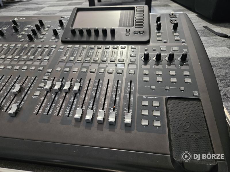 Behringer X32